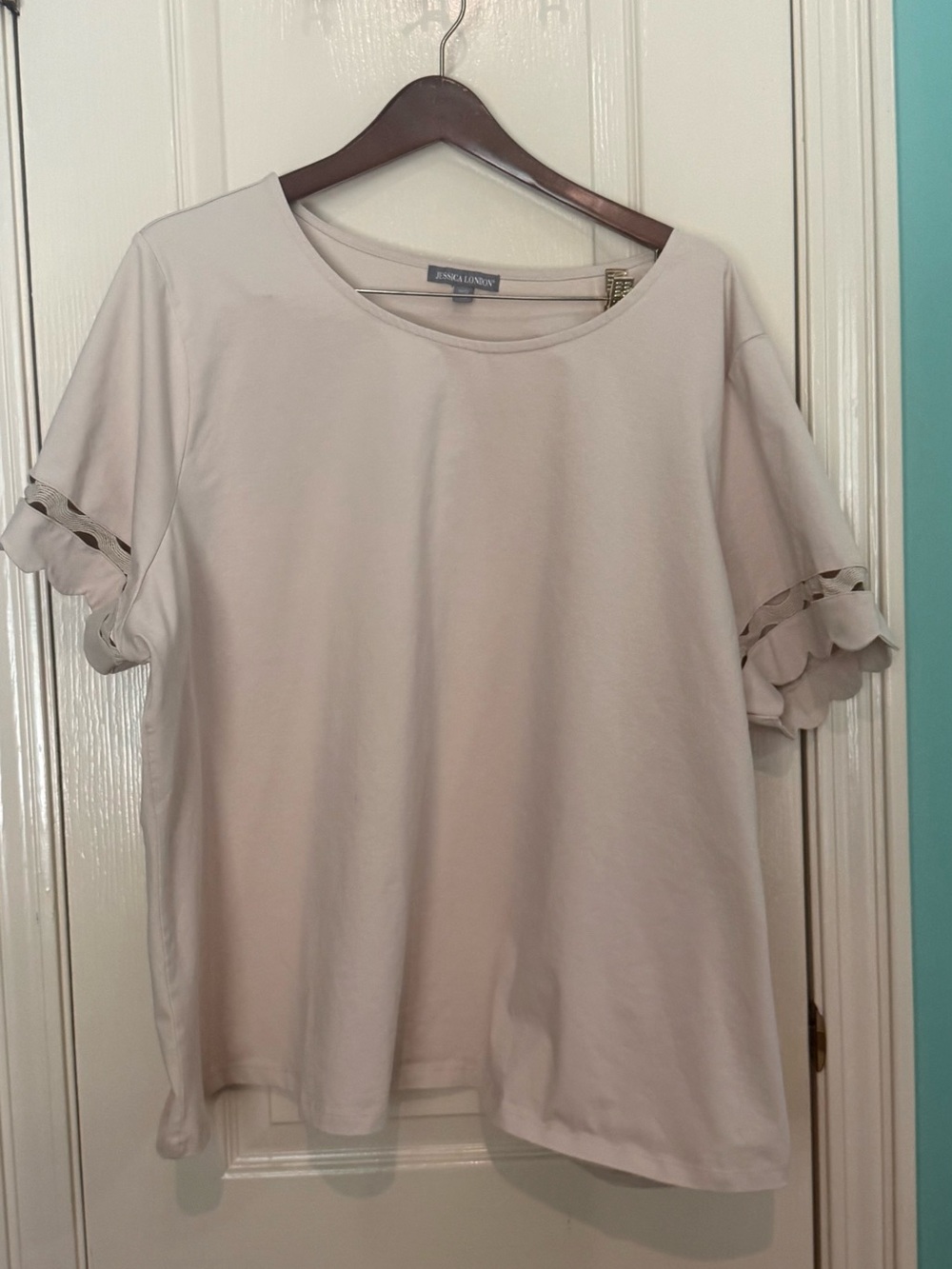 Jessica London Cream Short Sleeve Scallop Trim Top